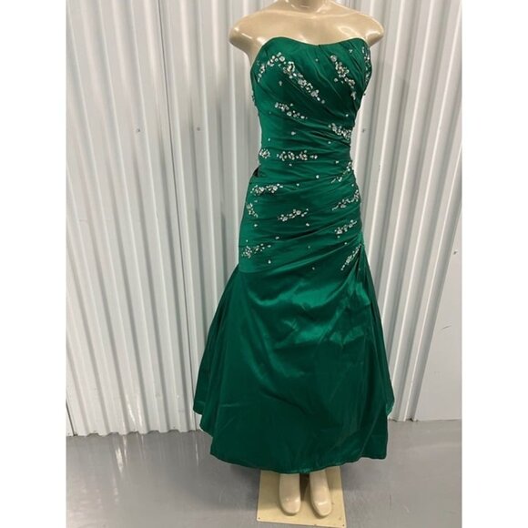 ⭐️Womens Emerald Beaded Evening Gown - Picture 2 of 9